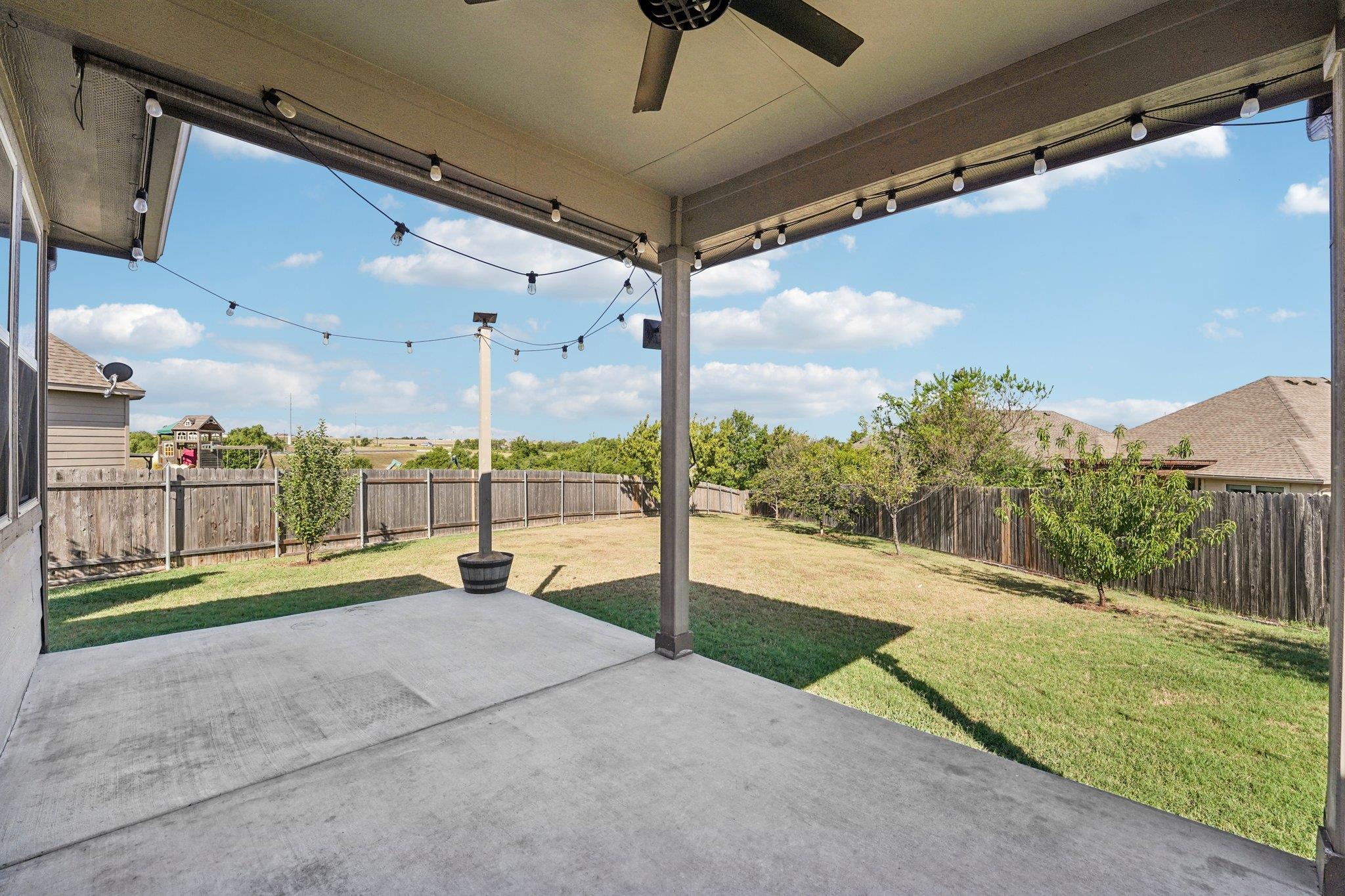 210 Dowdy Cv, Hutto, TX 78634