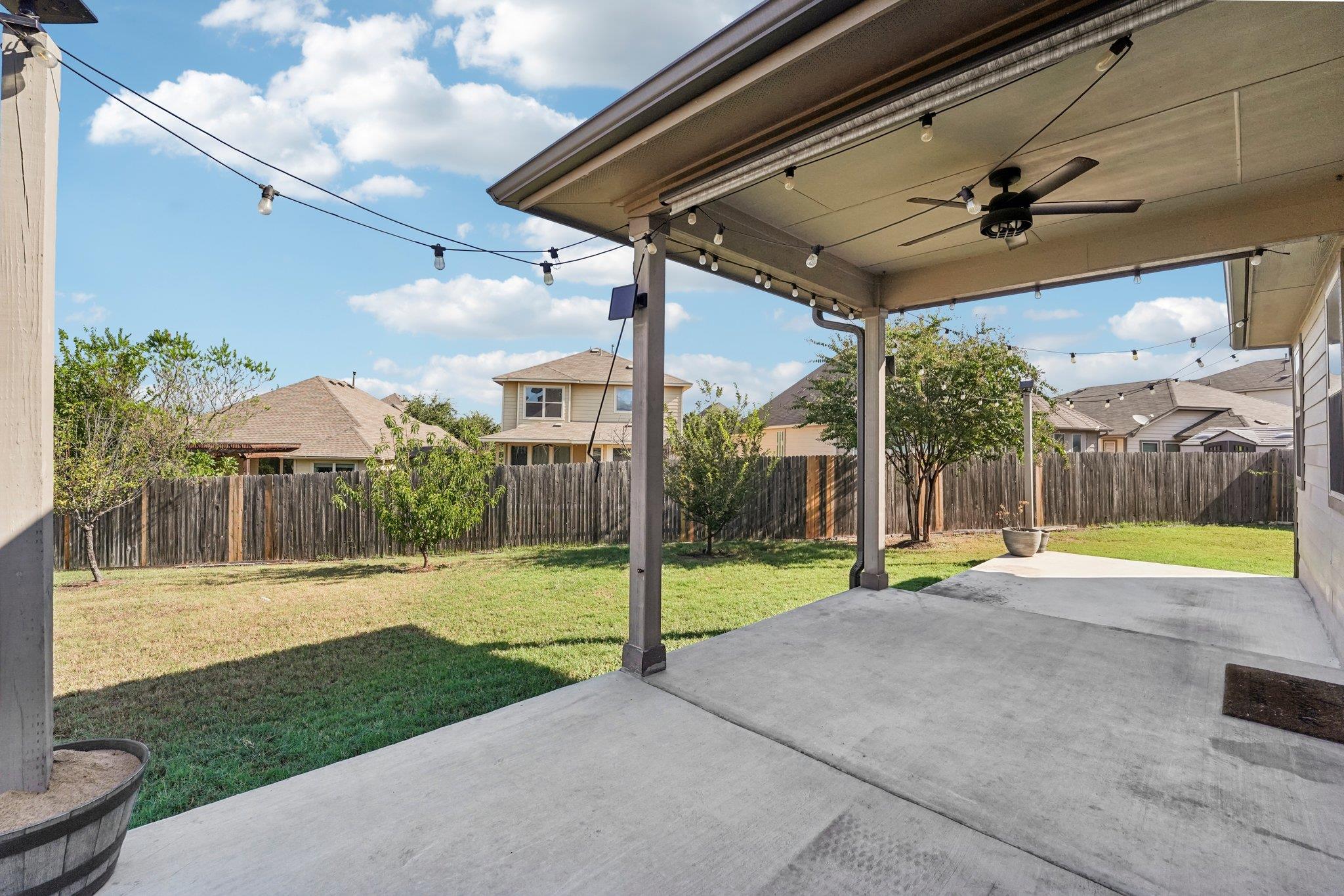 210 Dowdy Cv, Hutto, TX 78634