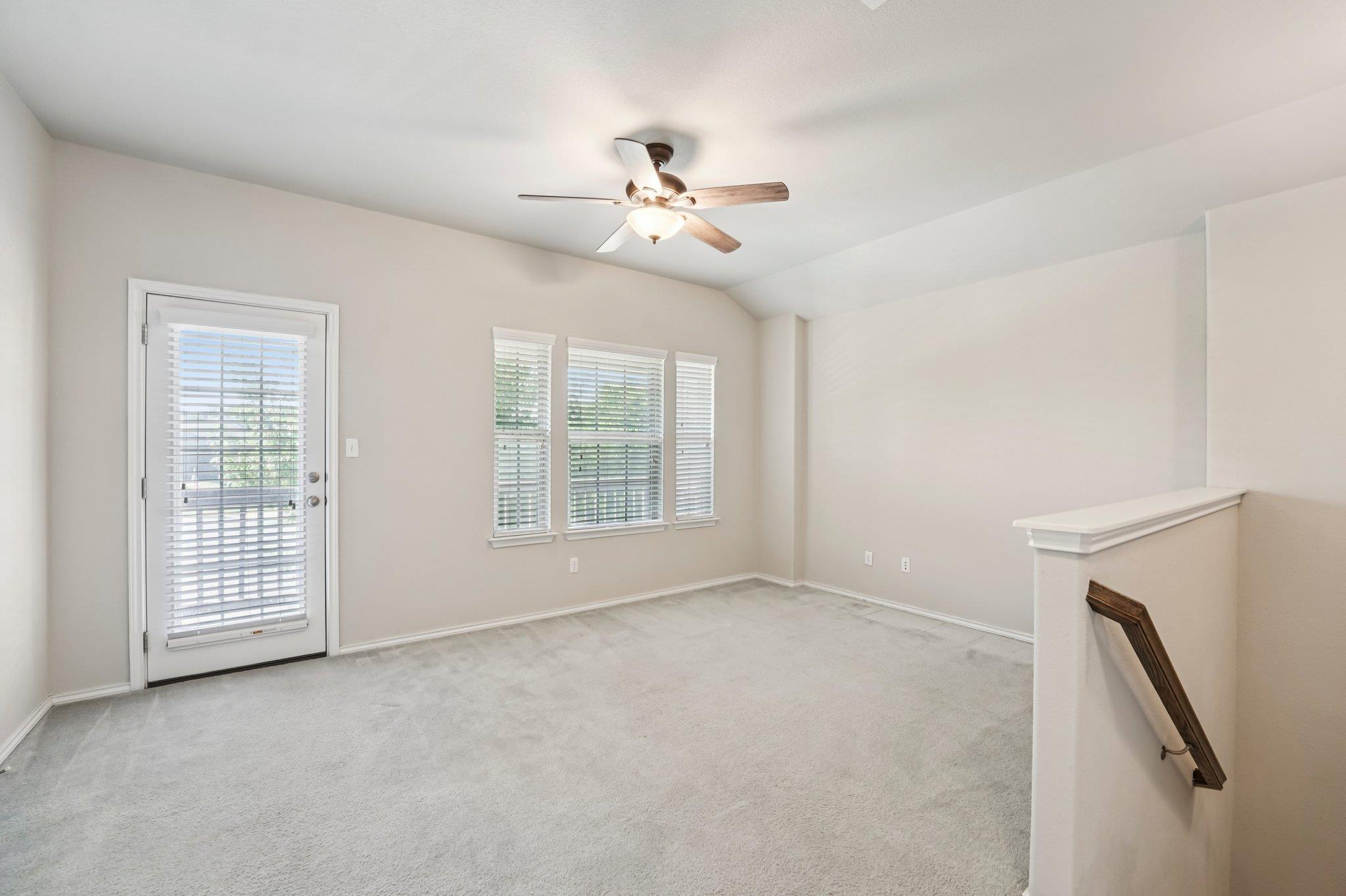 210 Dowdy Cv, Hutto, TX 78634