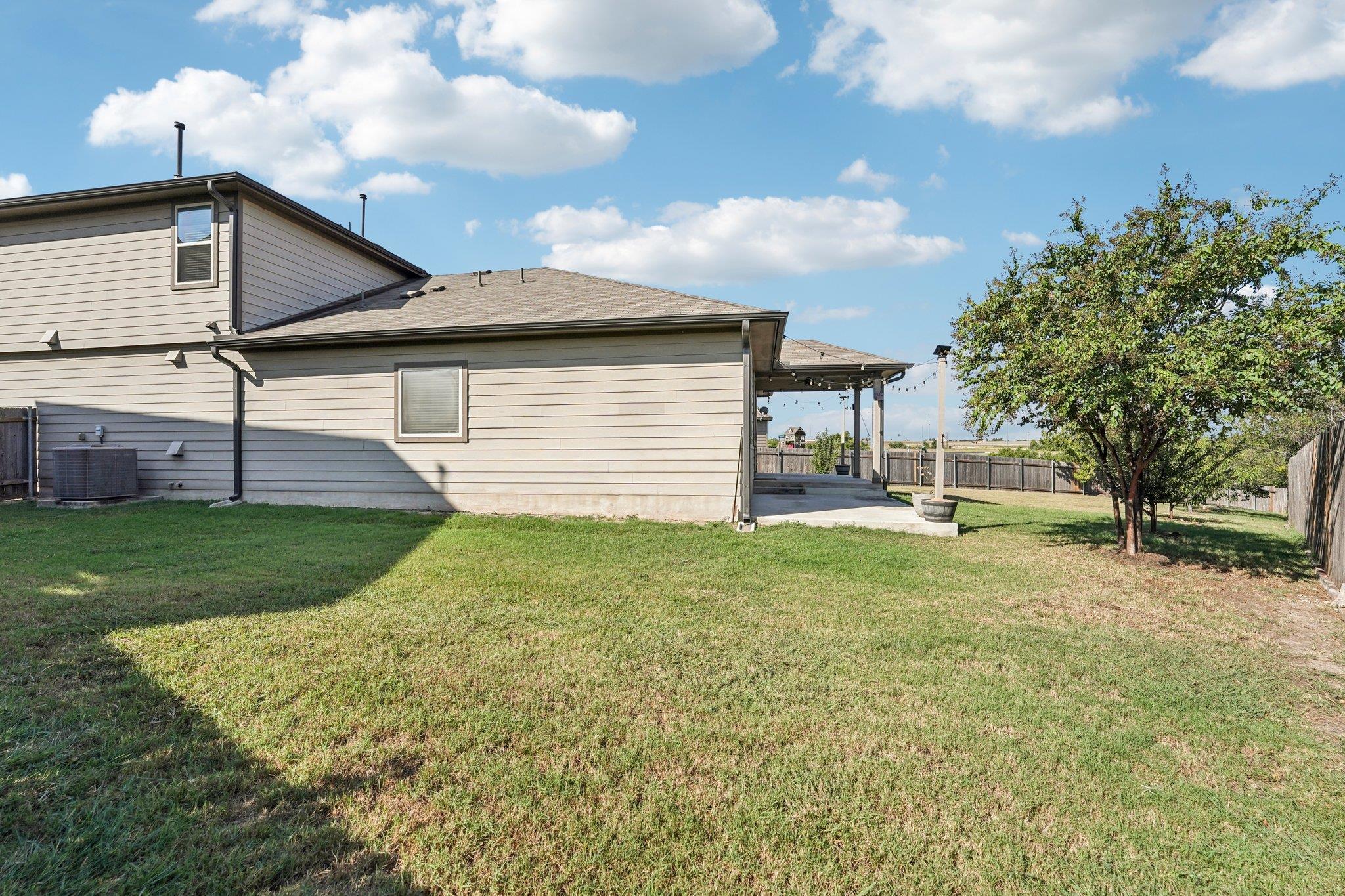 210 Dowdy Cv, Hutto, TX 78634