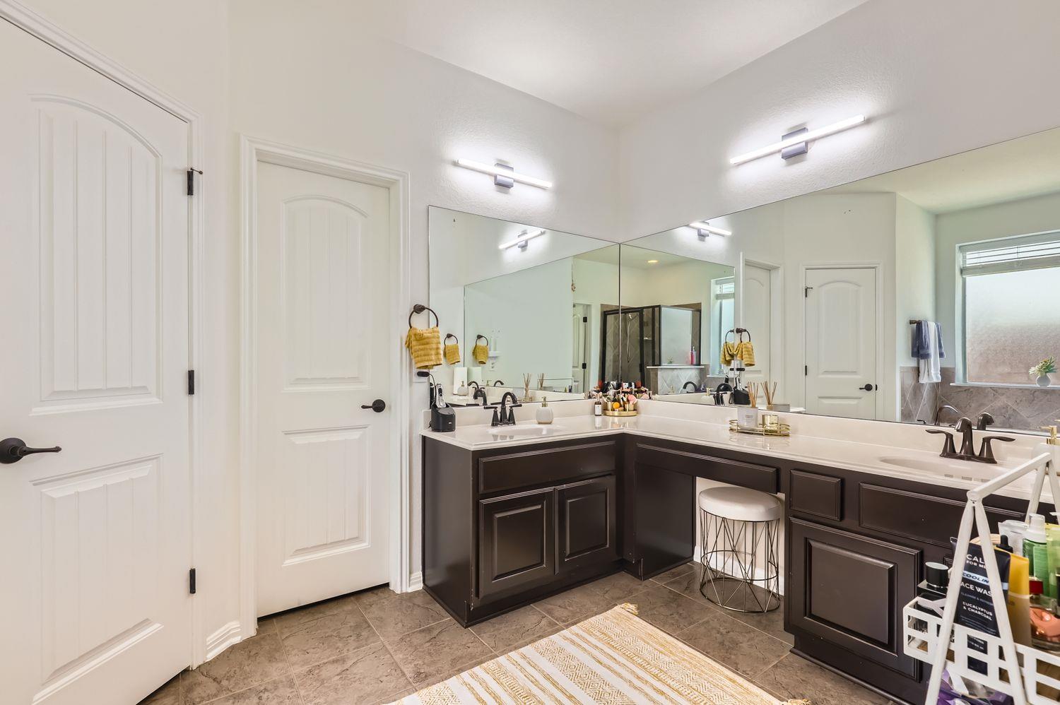 4349 Green Tree Dr, Round Rock, TX 78665