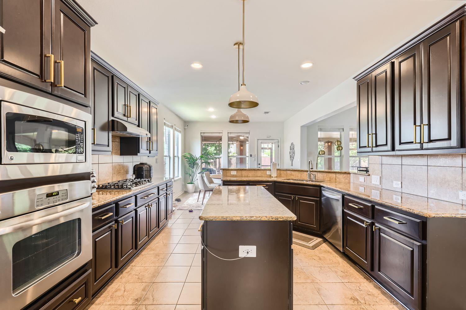 4349 Green Tree Dr, Round Rock, TX 78665