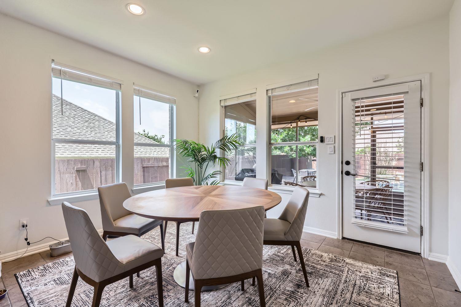 4349 Green Tree Dr, Round Rock, TX 78665