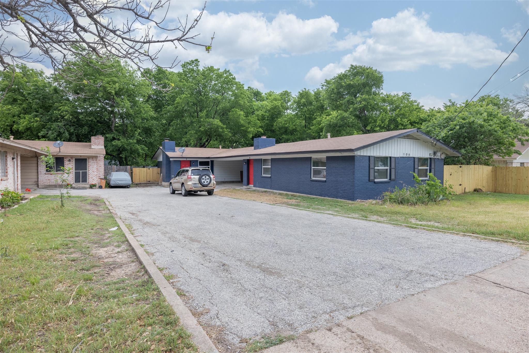 106 Oertli Ln # B, Austin, TX 78753