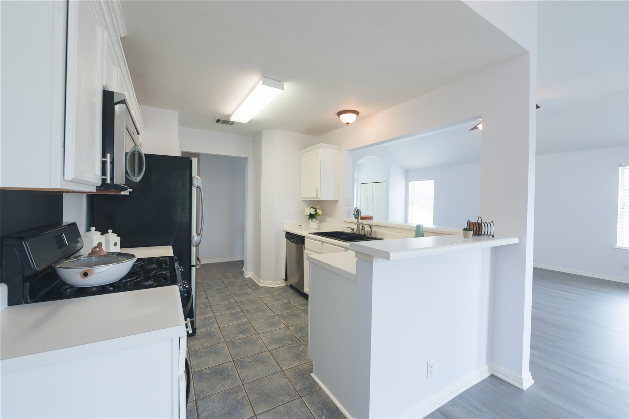 1000 Moon Glow Dr, Leander, TX 78641