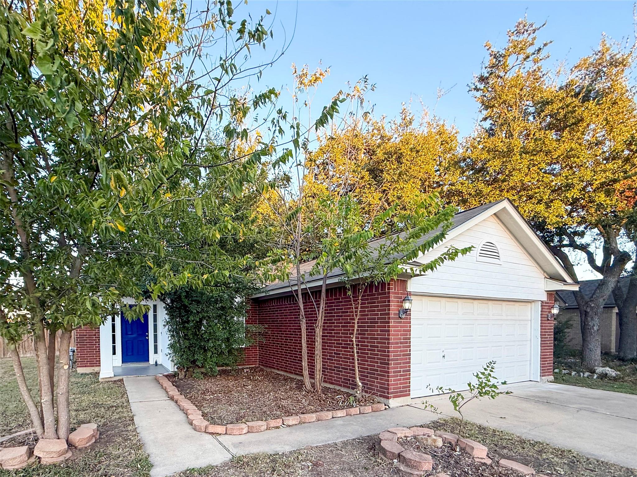 1000 Moon Glow Dr, Leander, TX 78641