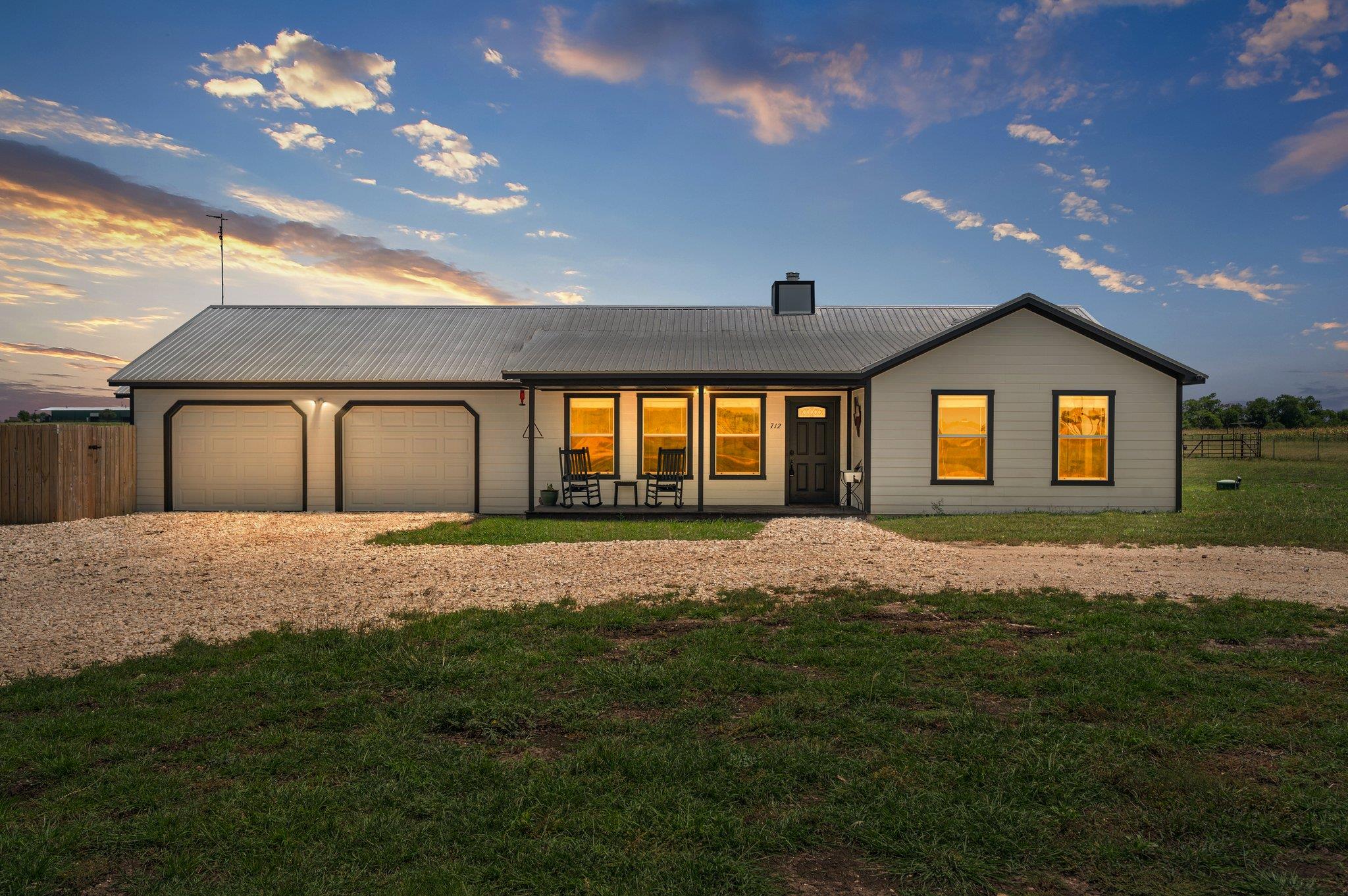 712 County Road 330, Granger, TX 76530