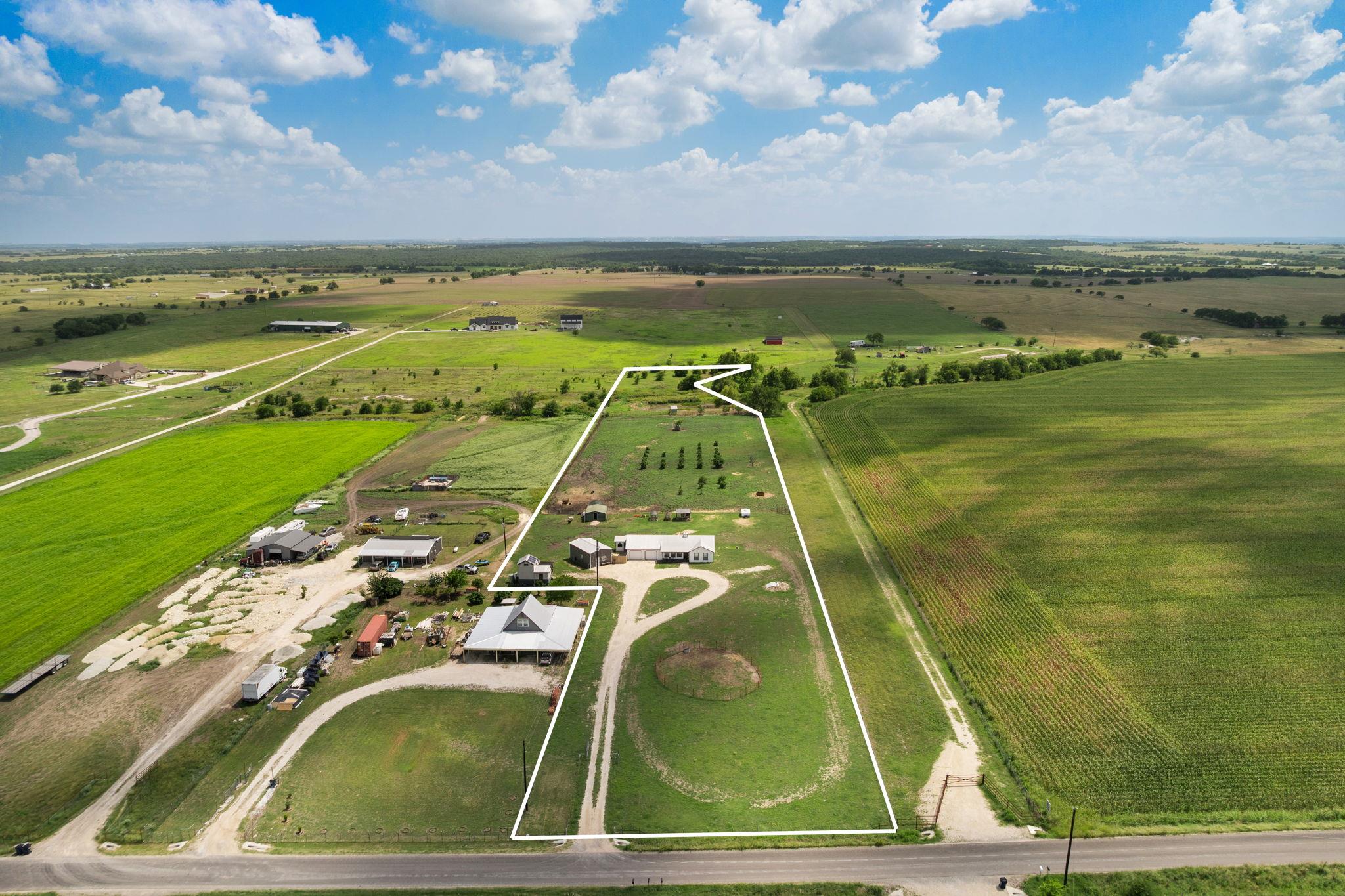 712 County Road 330, Granger, TX 76530