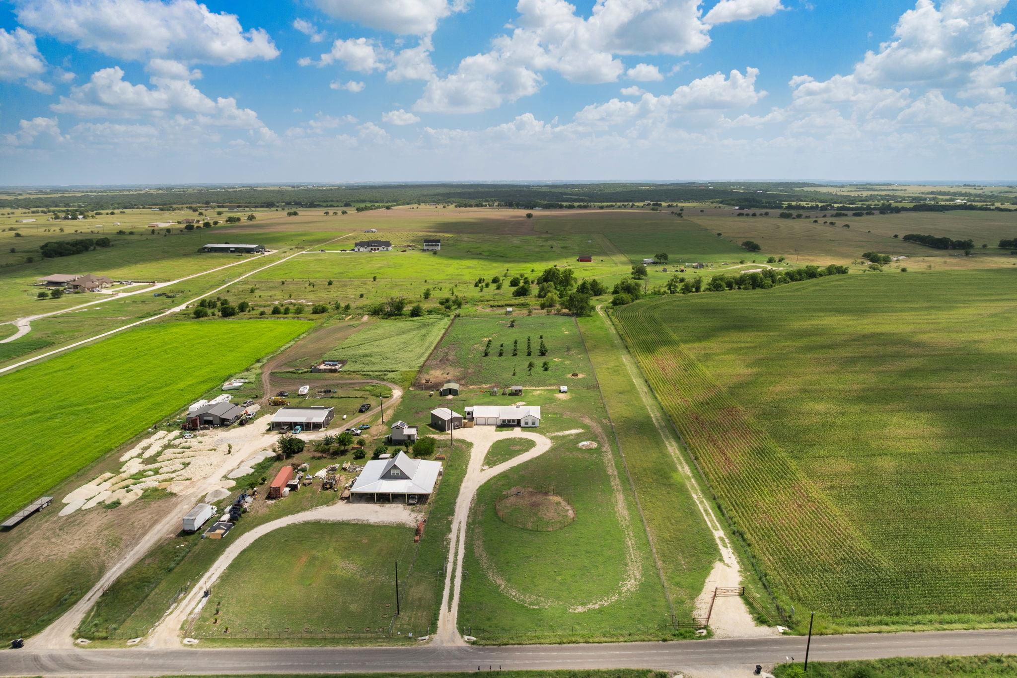 712 County Road 330, Granger, TX 76530