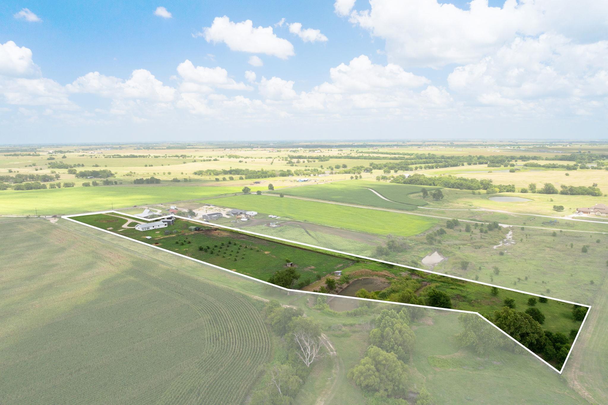 712 County Road 330, Granger, TX 76530