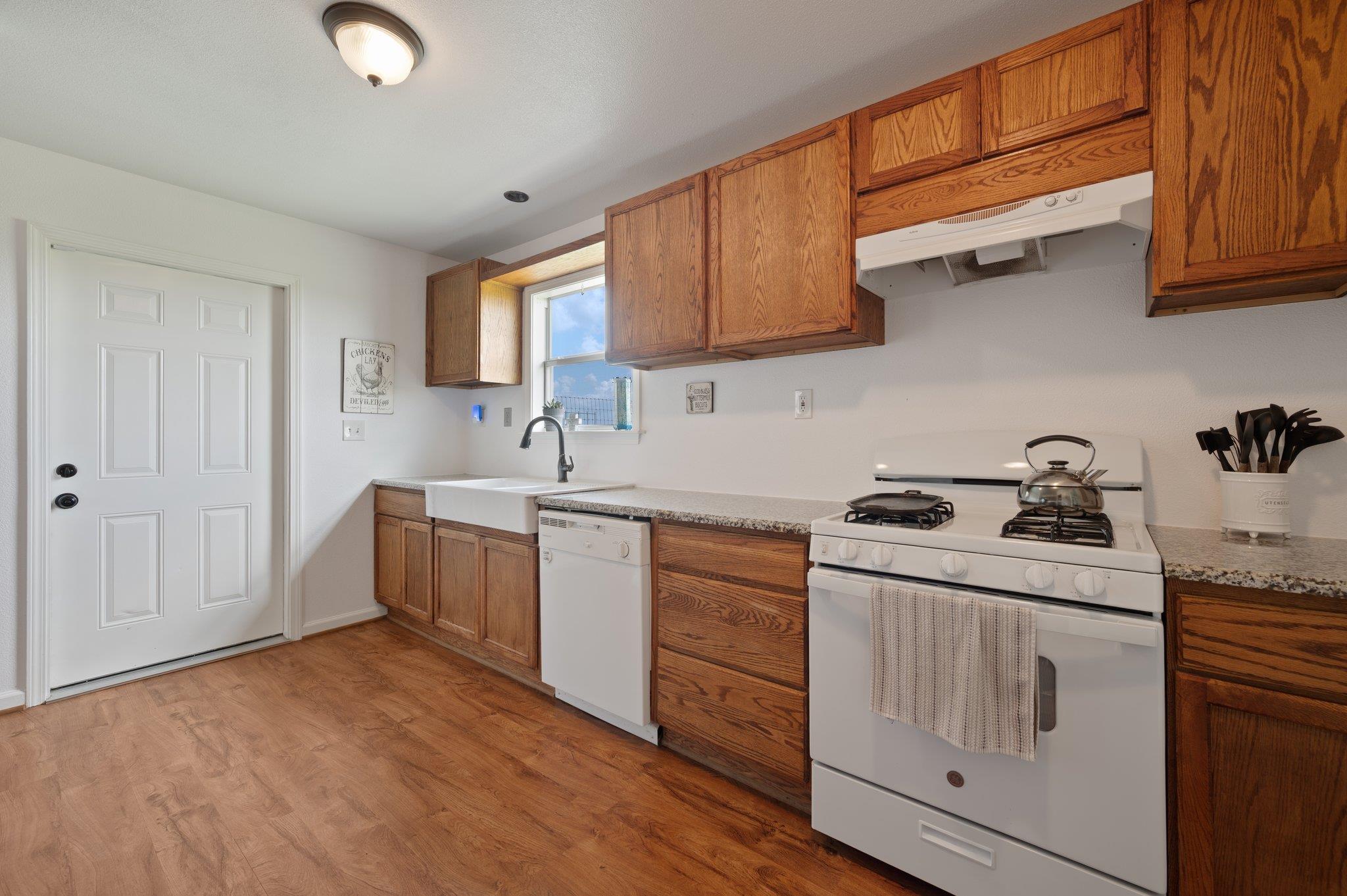 712 County Road 330, Granger, TX 76530