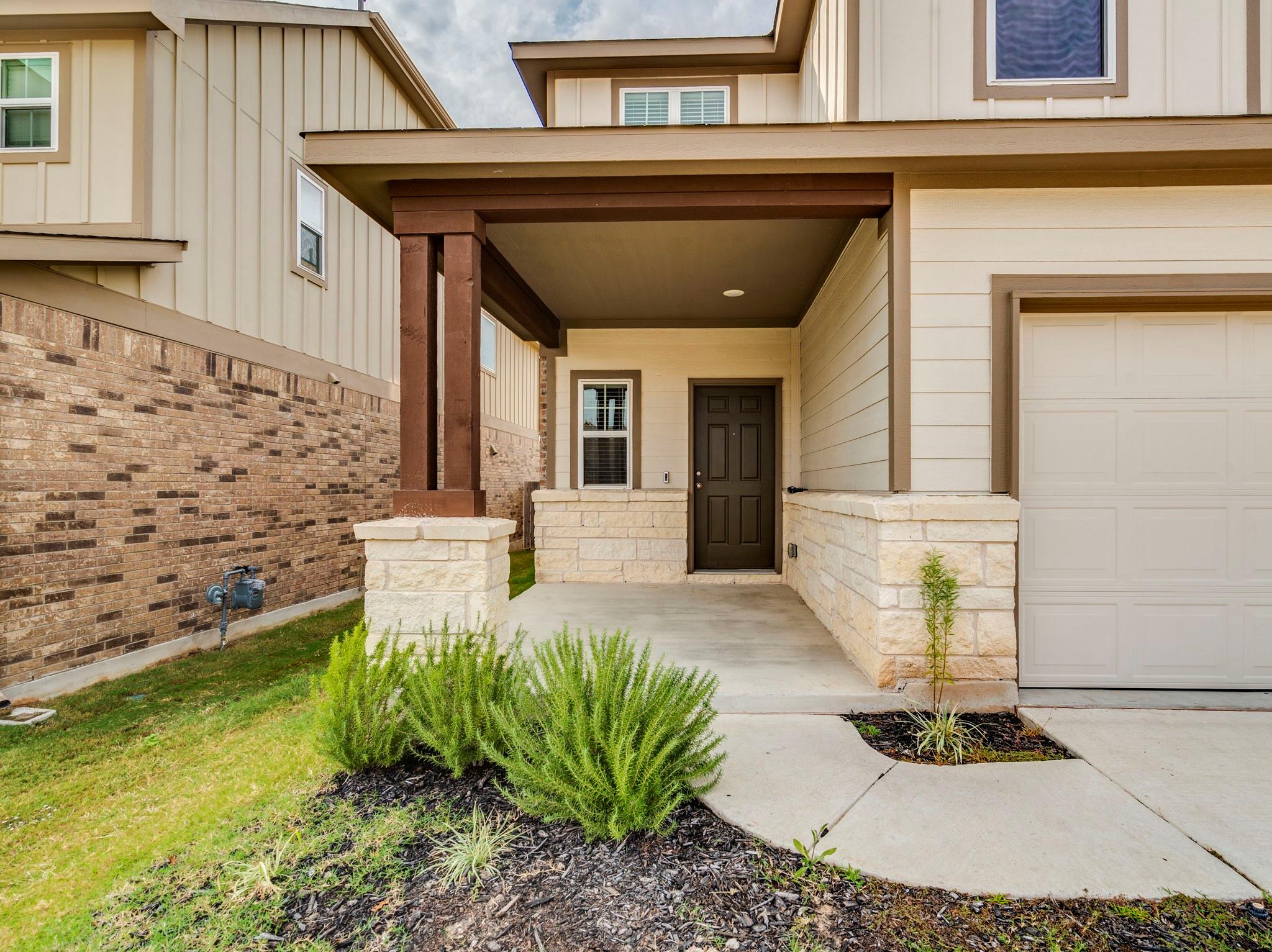 453 Tree Nut Loop, Buda, TX 78610