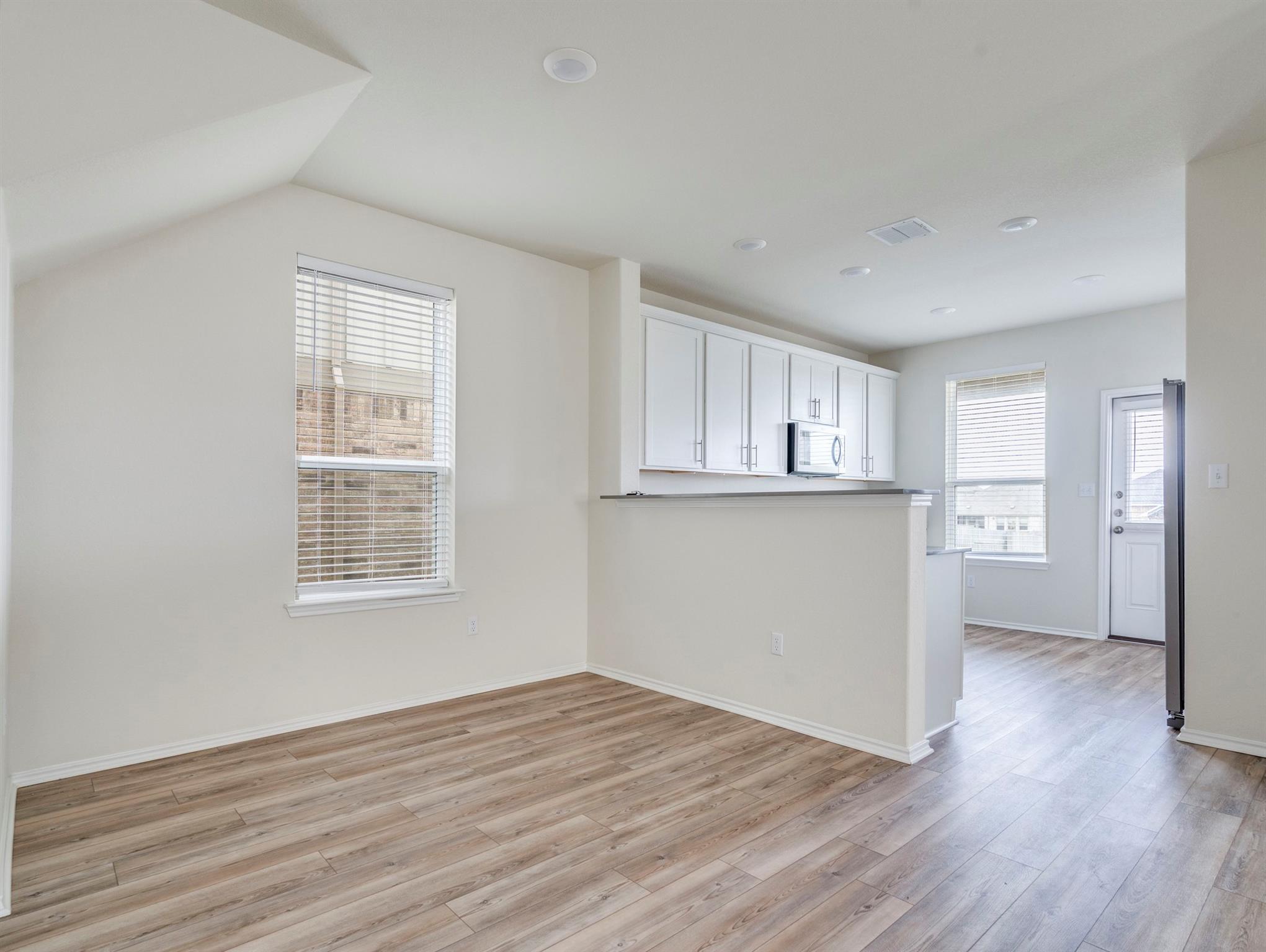 453 Tree Nut Loop, Buda, TX 78610