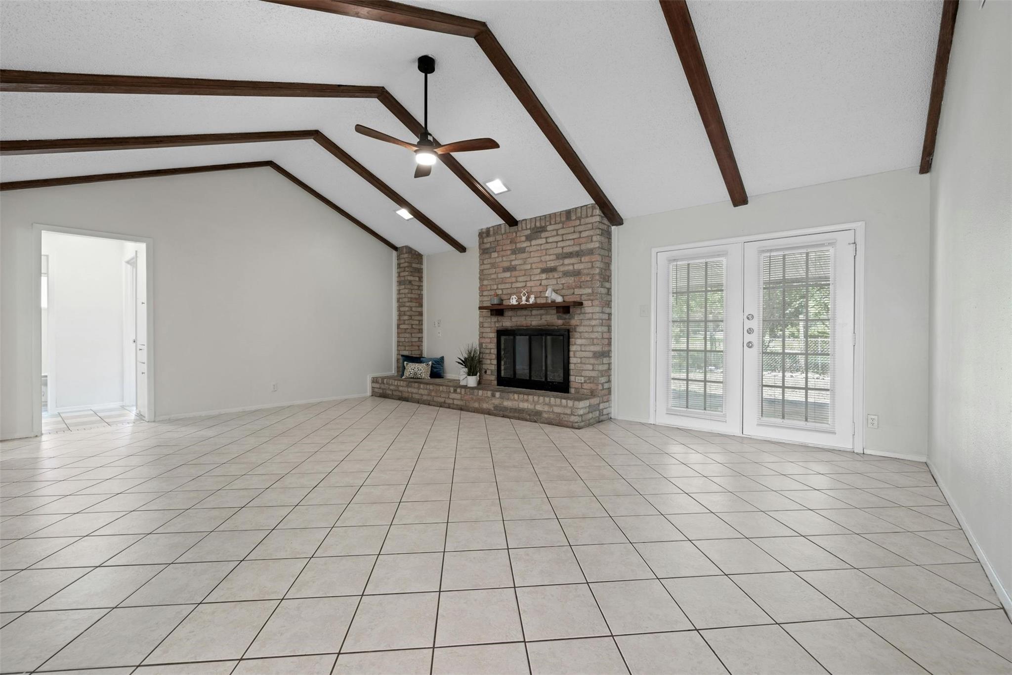 1010 Red Cliff Dr, Austin, TX 78758