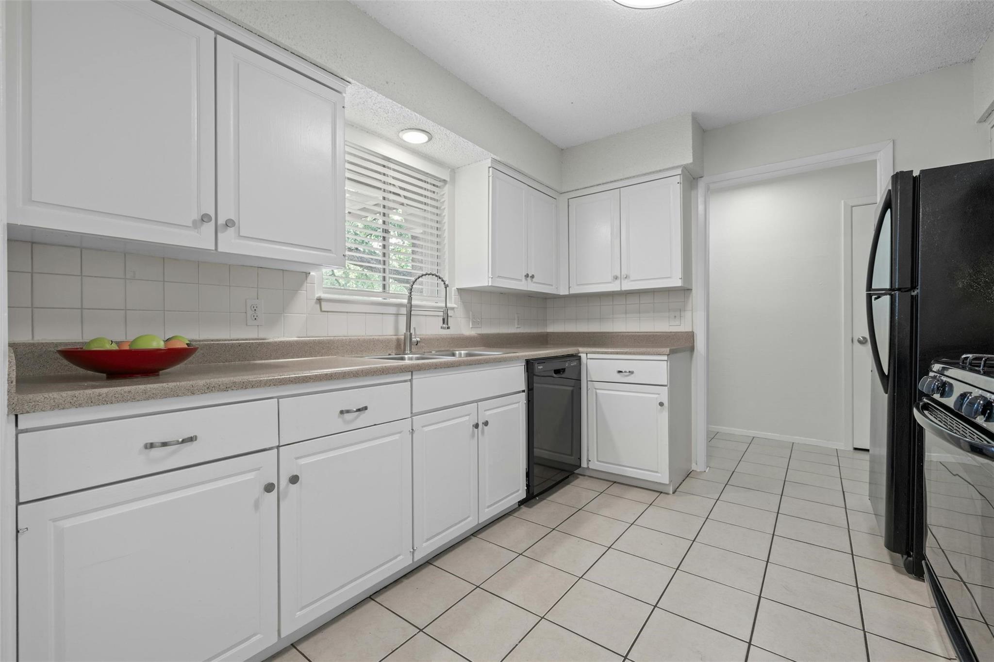 1010 Red Cliff Dr, Austin, TX 78758