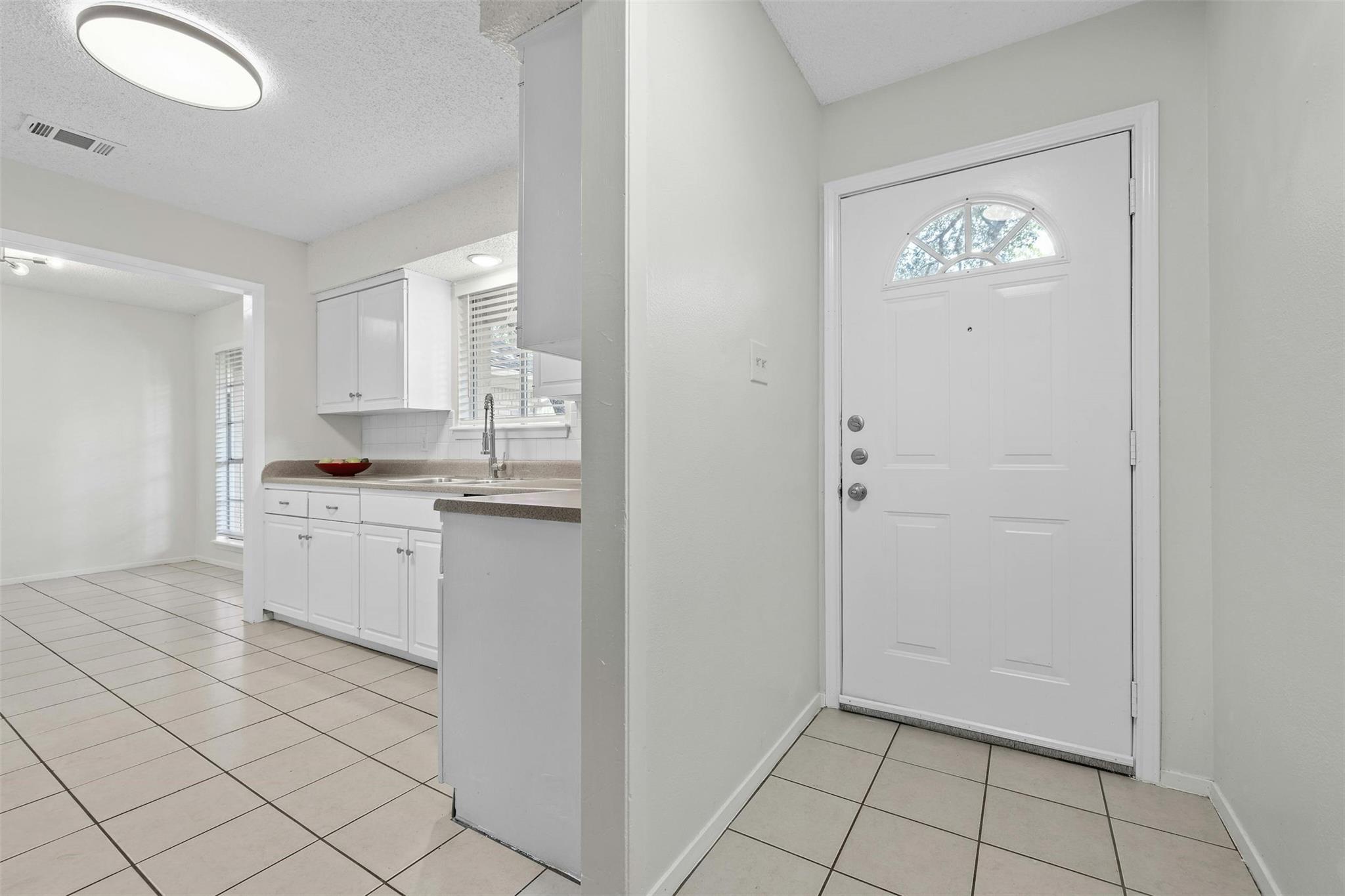 1010 Red Cliff Dr, Austin, TX 78758