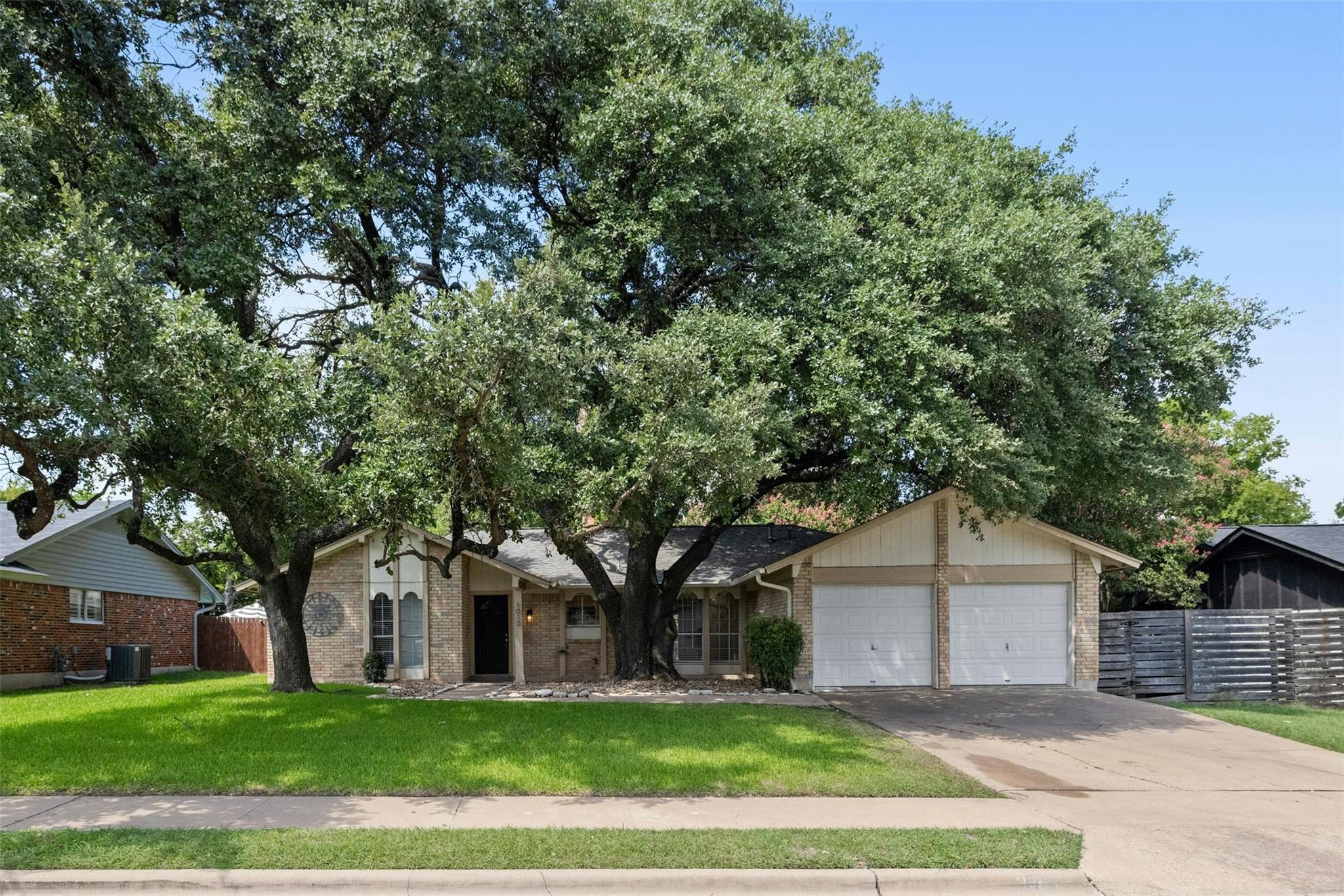 1010 Red Cliff Dr, Austin, TX 78758