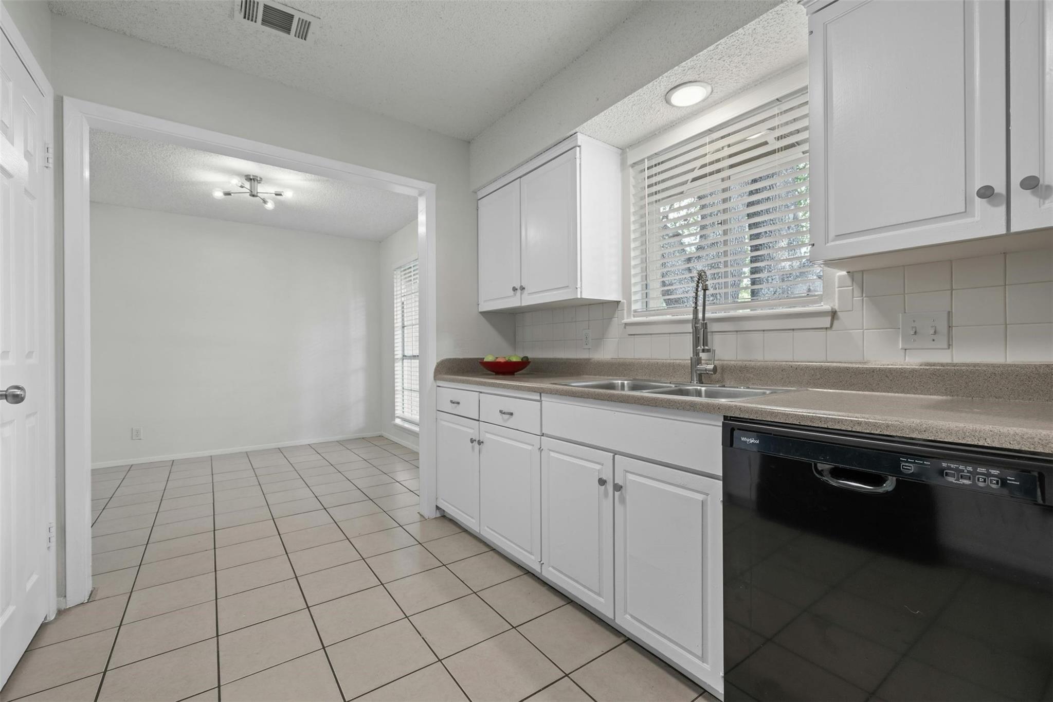 1010 Red Cliff Dr, Austin, TX 78758