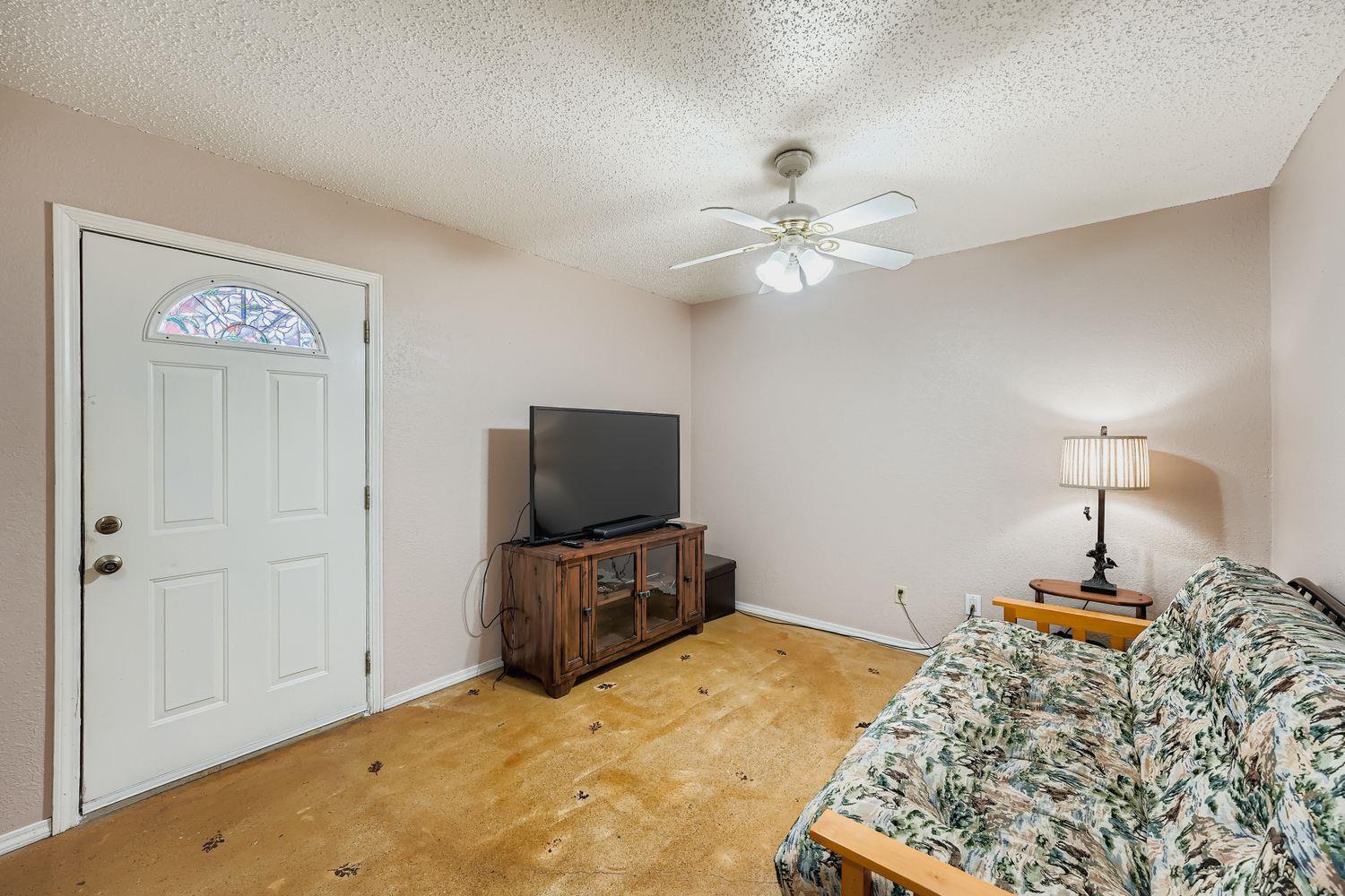 399 Upper Elgin River Rd, Elgin, TX 78621