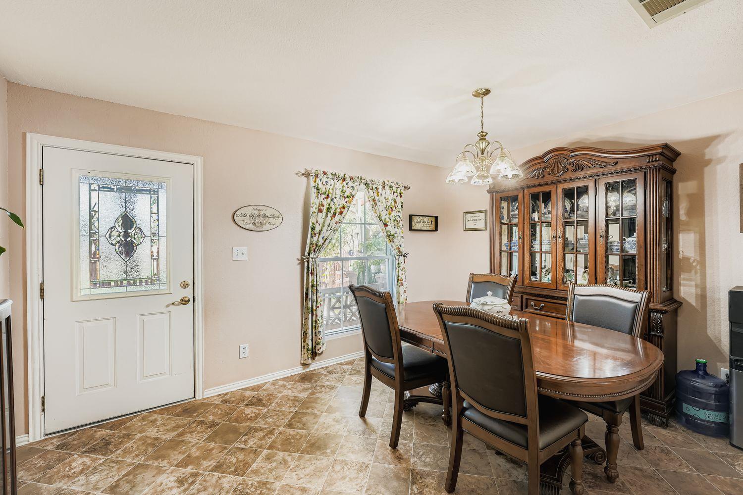 399 Upper Elgin River Rd, Elgin, TX 78621