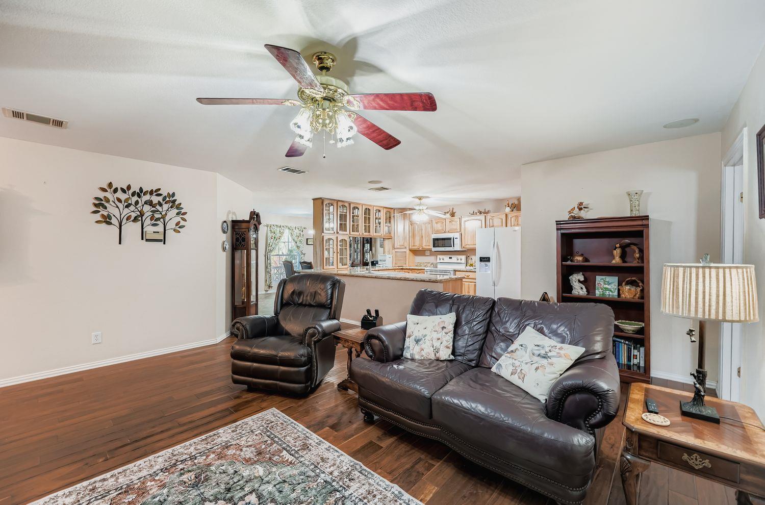 399 Upper Elgin River Rd, Elgin, TX 78621