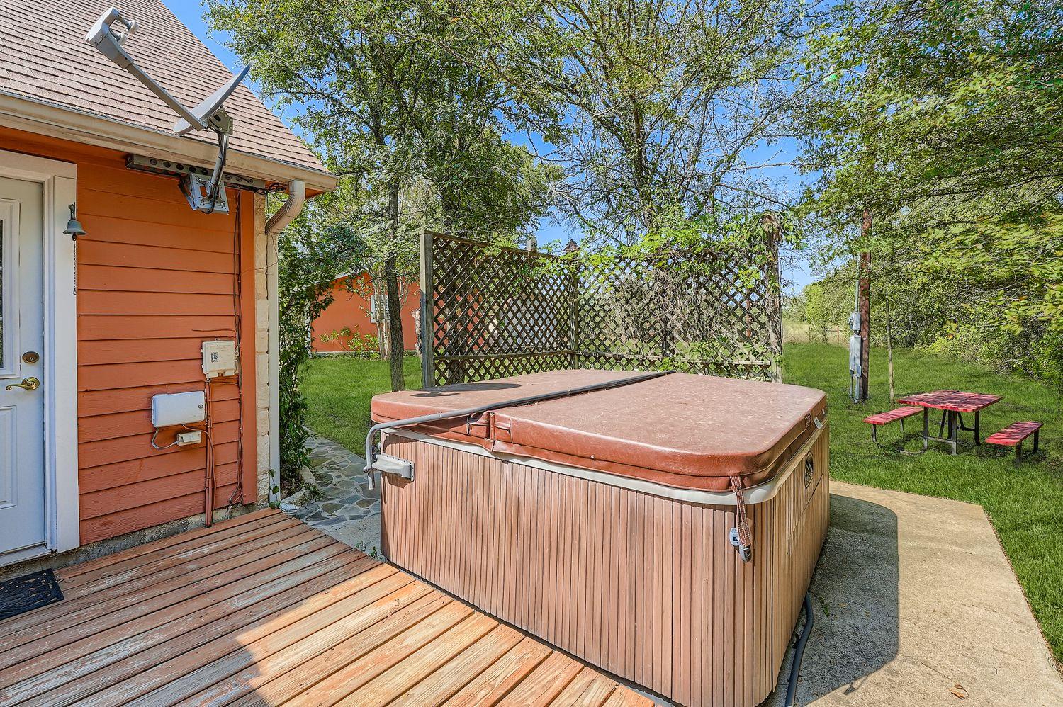 399 Upper Elgin River Rd, Elgin, TX 78621