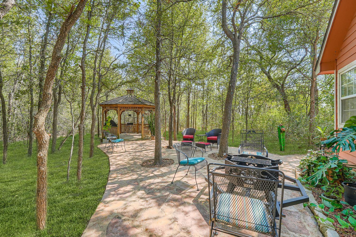 399 Upper Elgin River Rd, Elgin, TX 78621