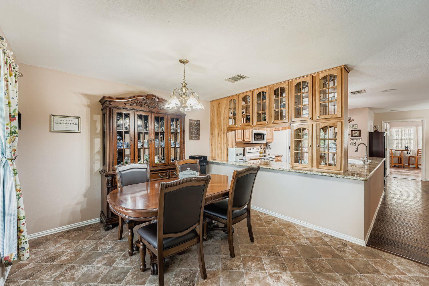 399 Upper Elgin River Rd, Elgin, TX 78621