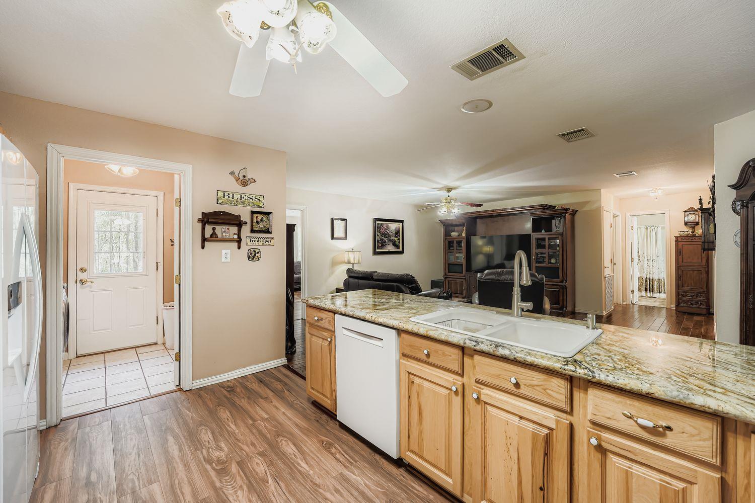 399 Upper Elgin River Rd, Elgin, TX 78621