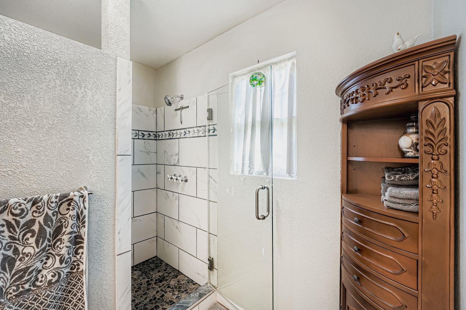 399 Upper Elgin River Rd, Elgin, TX 78621