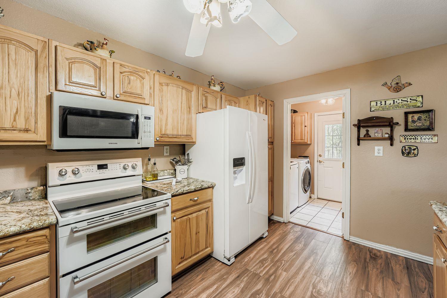 399 Upper Elgin River Rd, Elgin, TX 78621