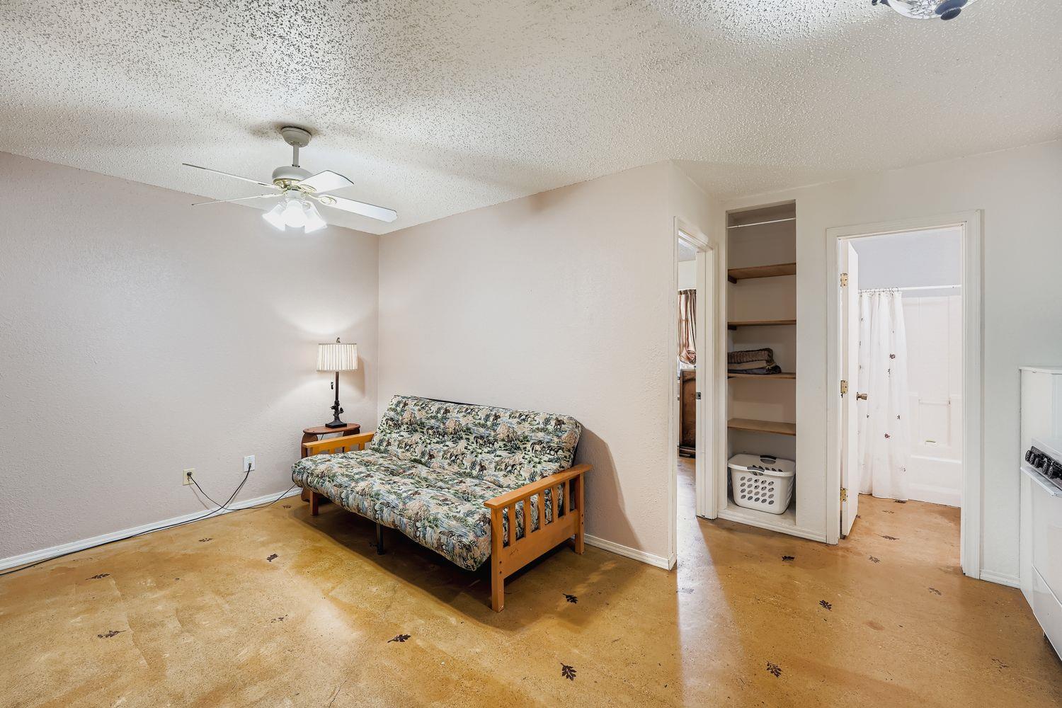 399 Upper Elgin River Rd, Elgin, TX 78621