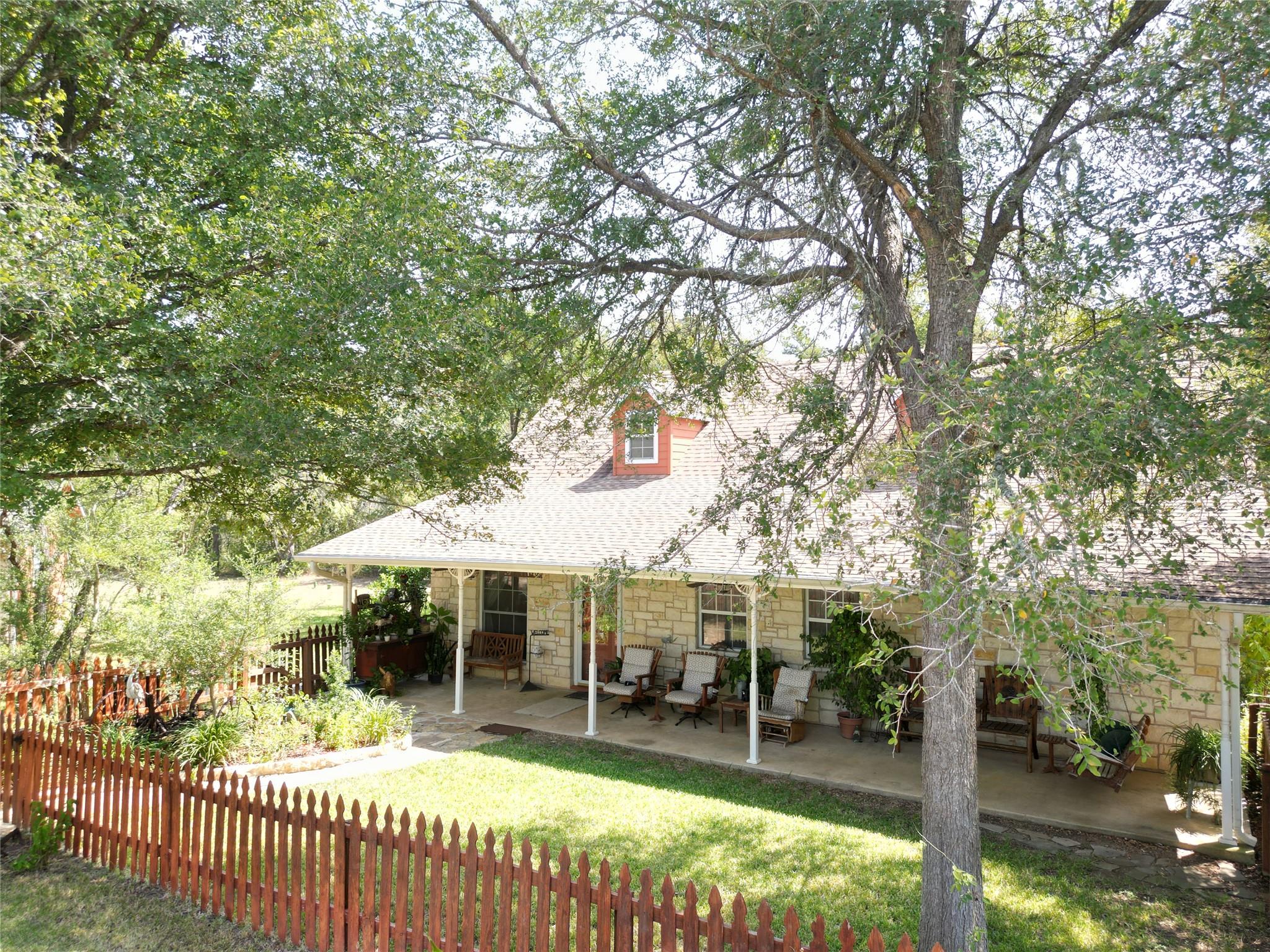 399 Upper Elgin River Rd, Elgin, TX 78621