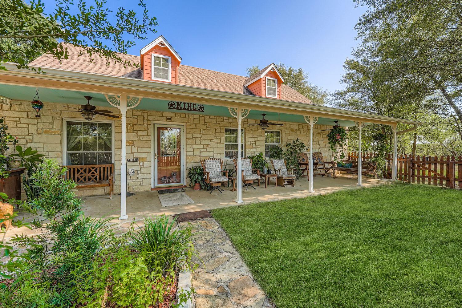 399 Upper Elgin River Rd, Elgin, TX 78621