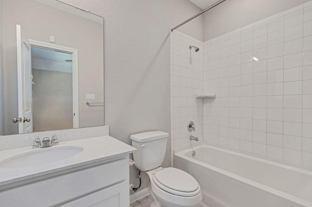 229 Golden Gate Ln, Kyle, TX 78640