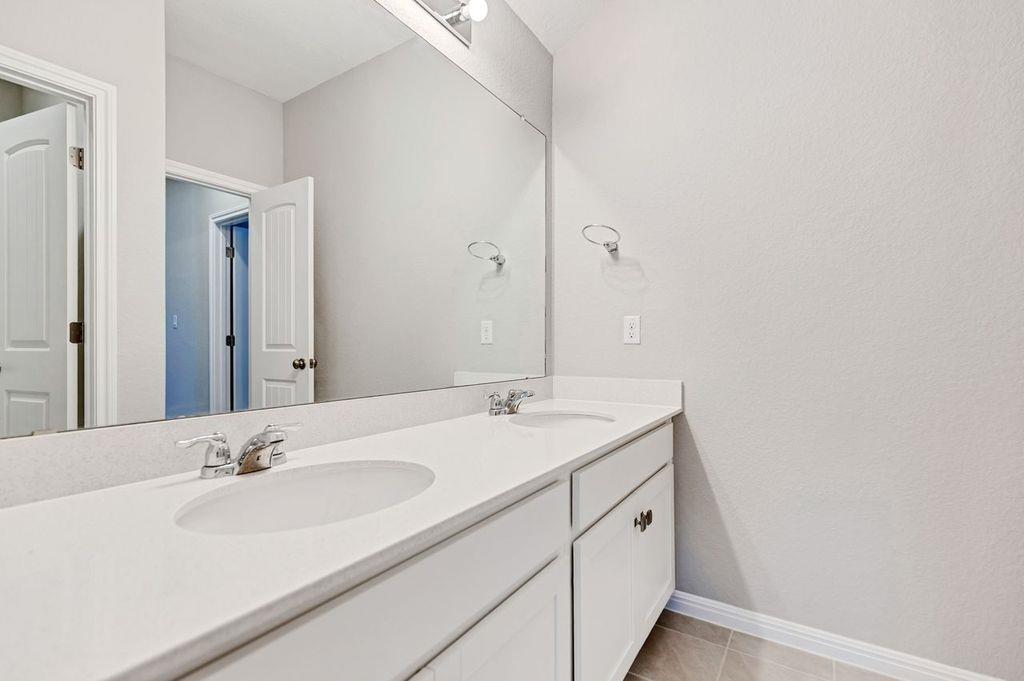 229 Golden Gate Ln, Kyle, TX 78640