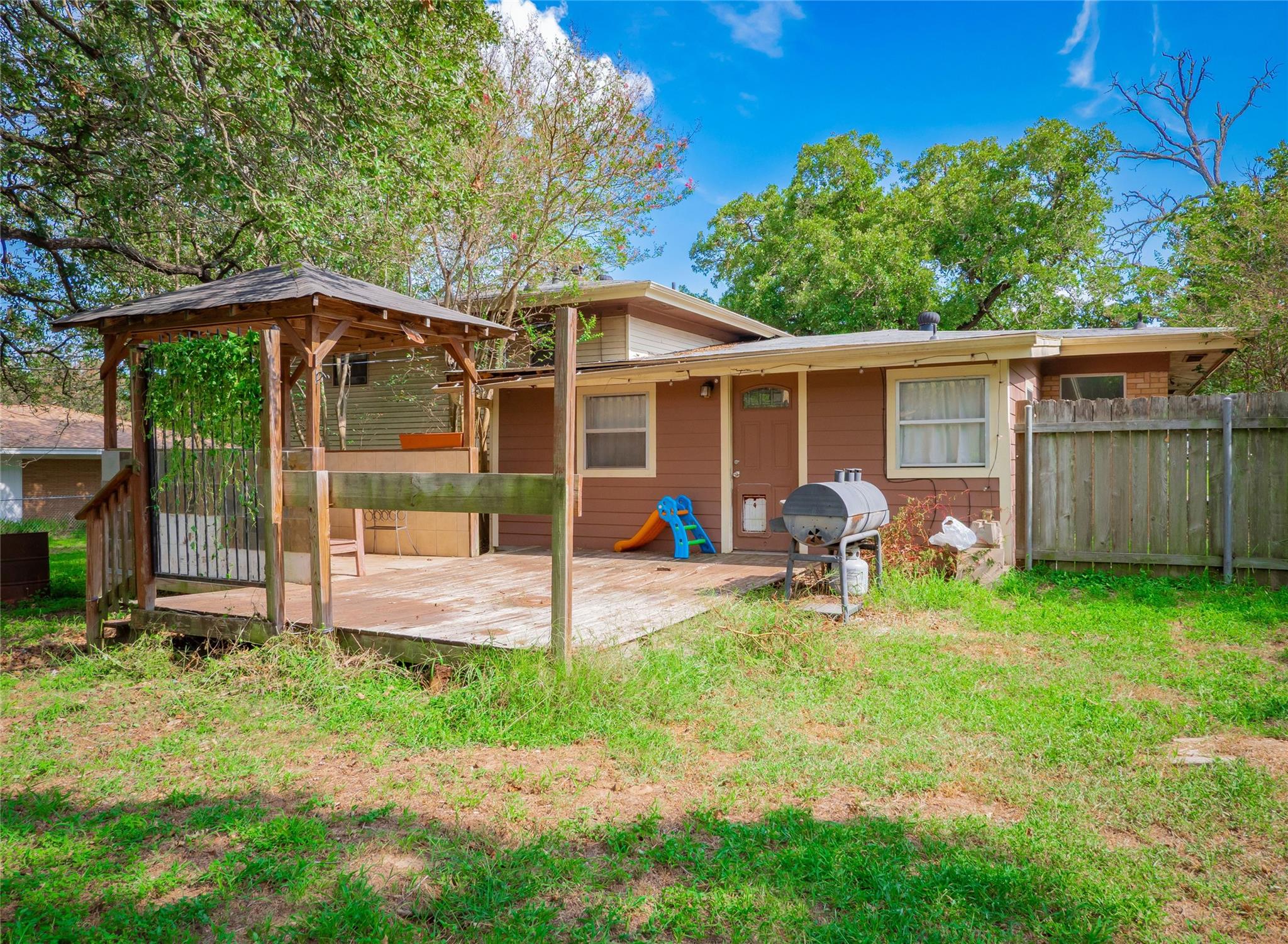 1806 Murray Ave, Rockdale, TX 76567