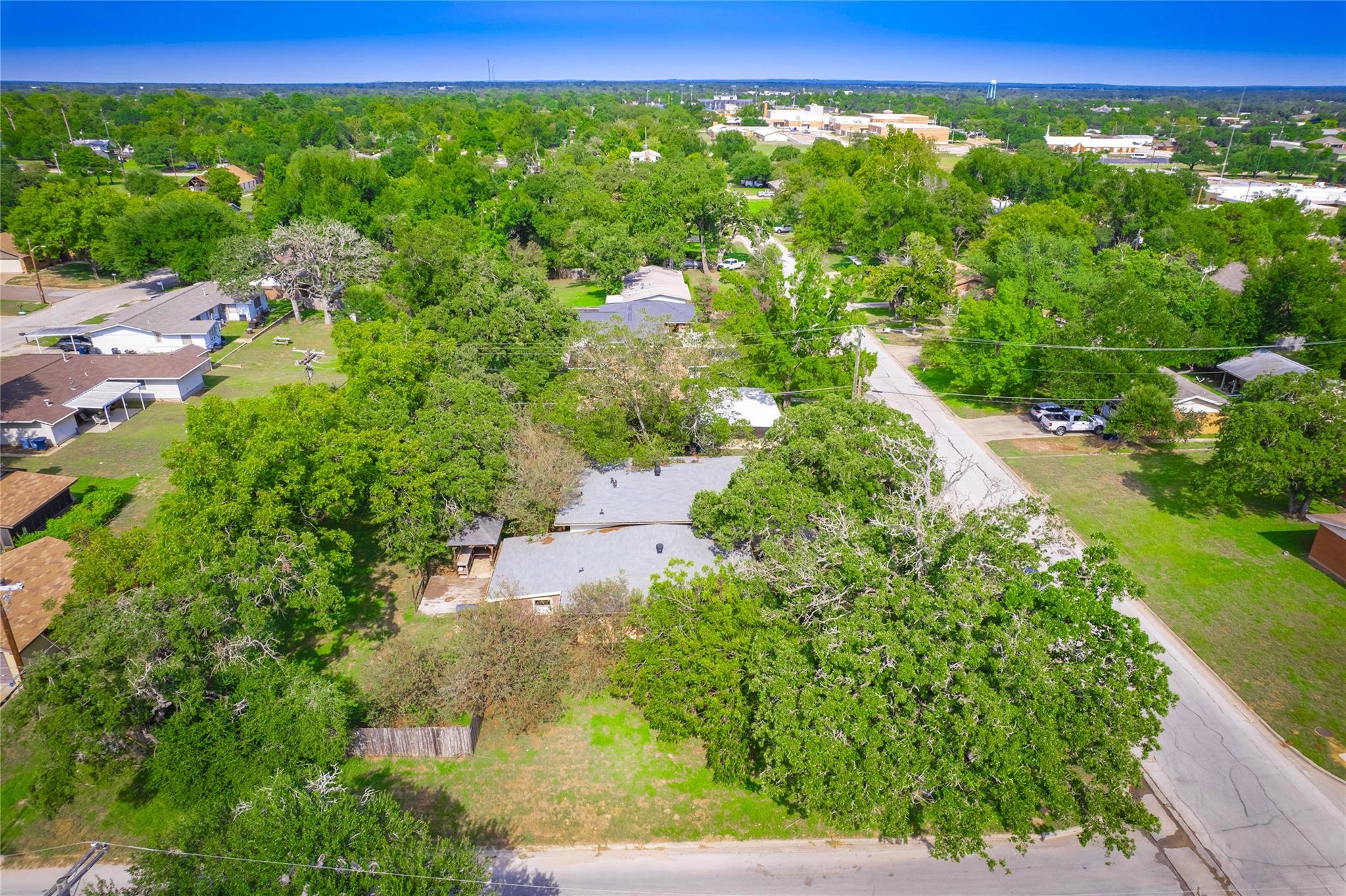 1806 Murray Ave, Rockdale, TX 76567