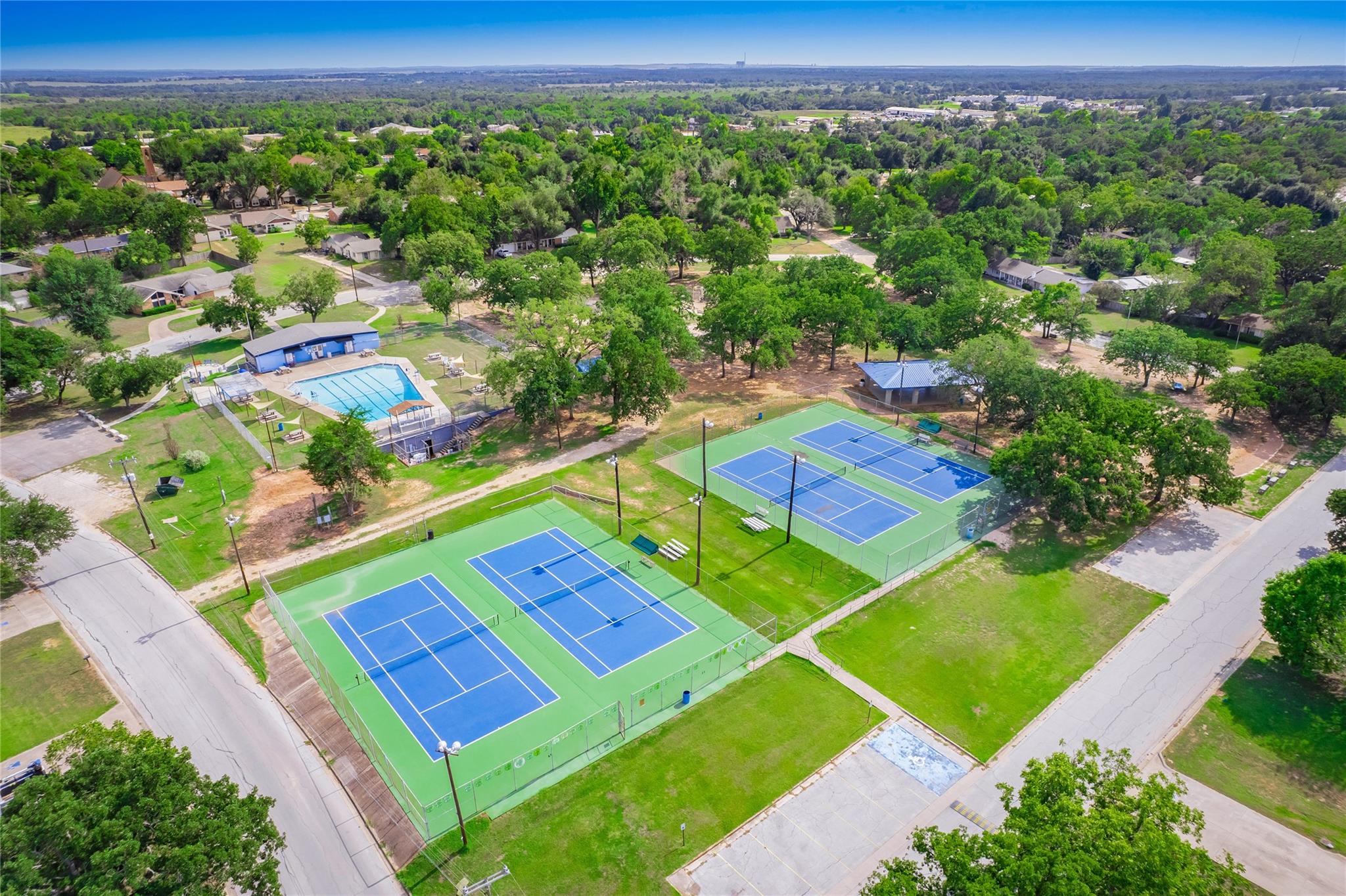 1806 Murray Ave, Rockdale, TX 76567