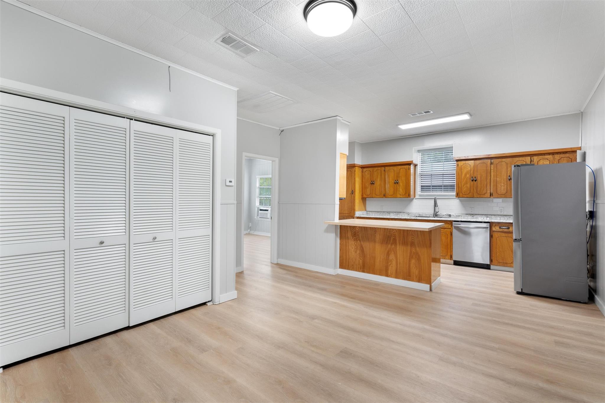 303 Cedar St, Granger, TX 76530