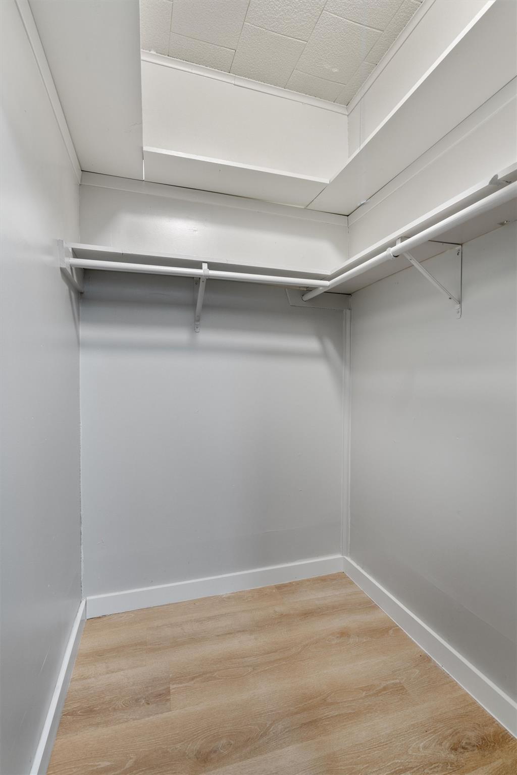 303 Cedar St, Granger, TX 76530