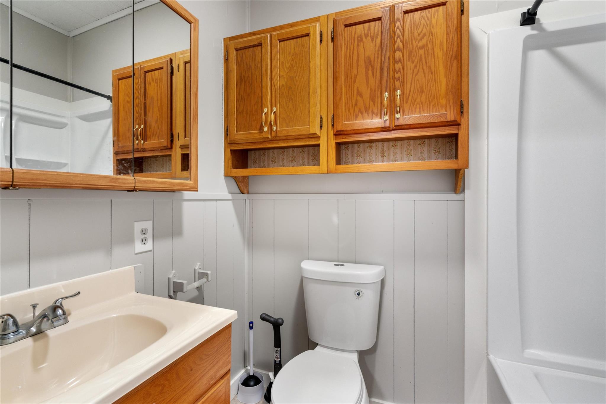 303 Cedar St, Granger, TX 76530