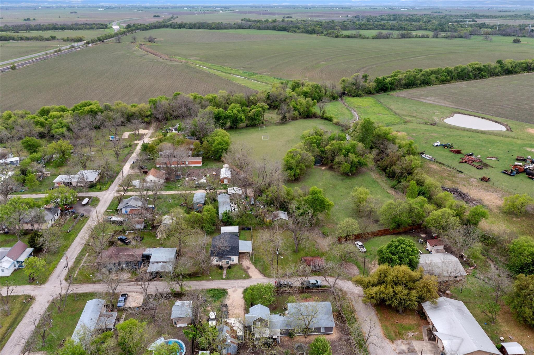 303 Cedar St, Granger, TX 76530