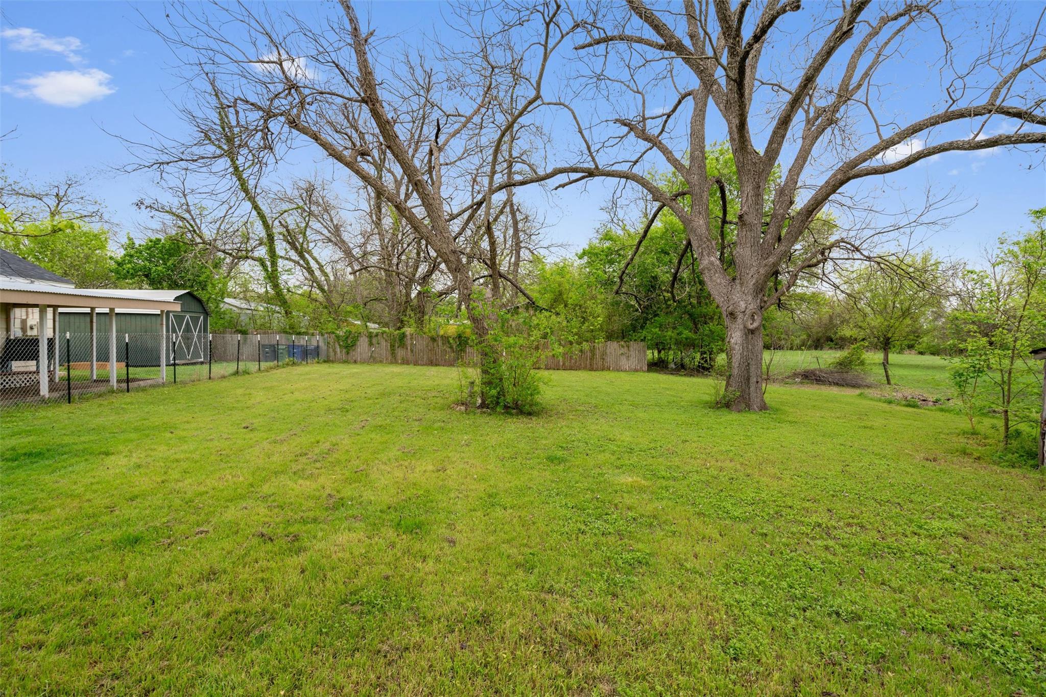 303 Cedar St, Granger, TX 76530