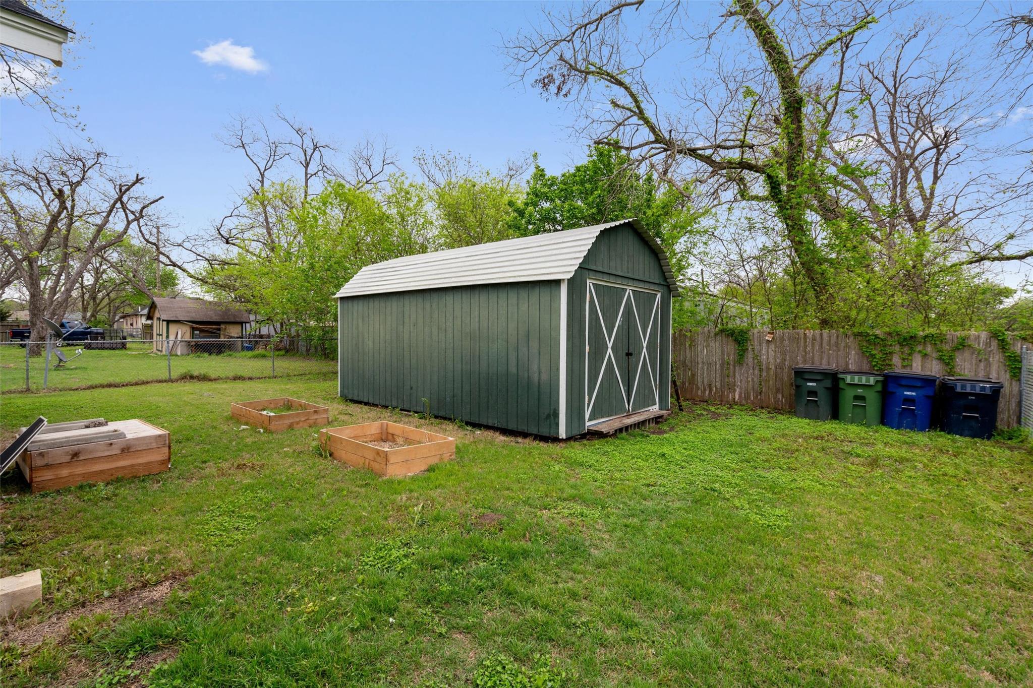 303 Cedar St, Granger, TX 76530
