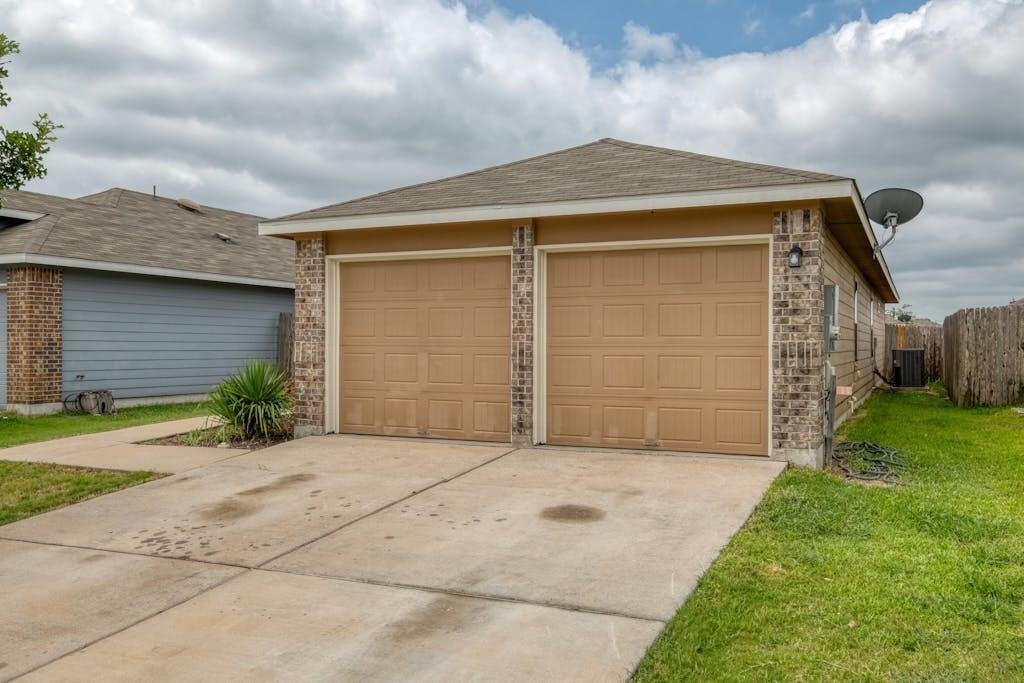 13013 Ship Bell Dr, Manor, TX 78653