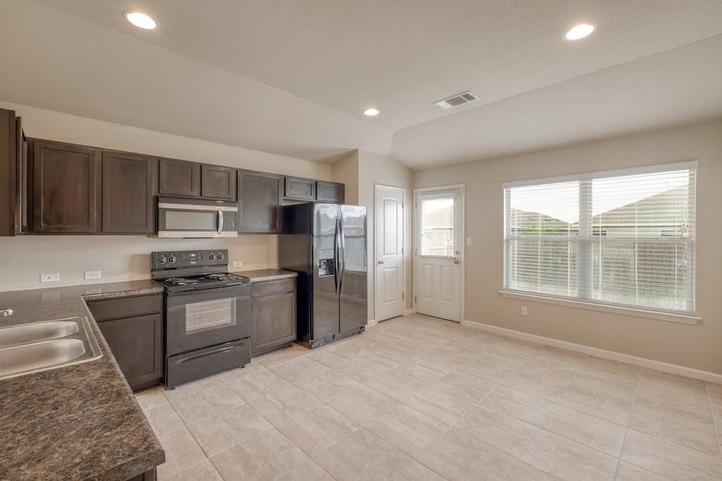 13013 Ship Bell Dr, Manor, TX 78653