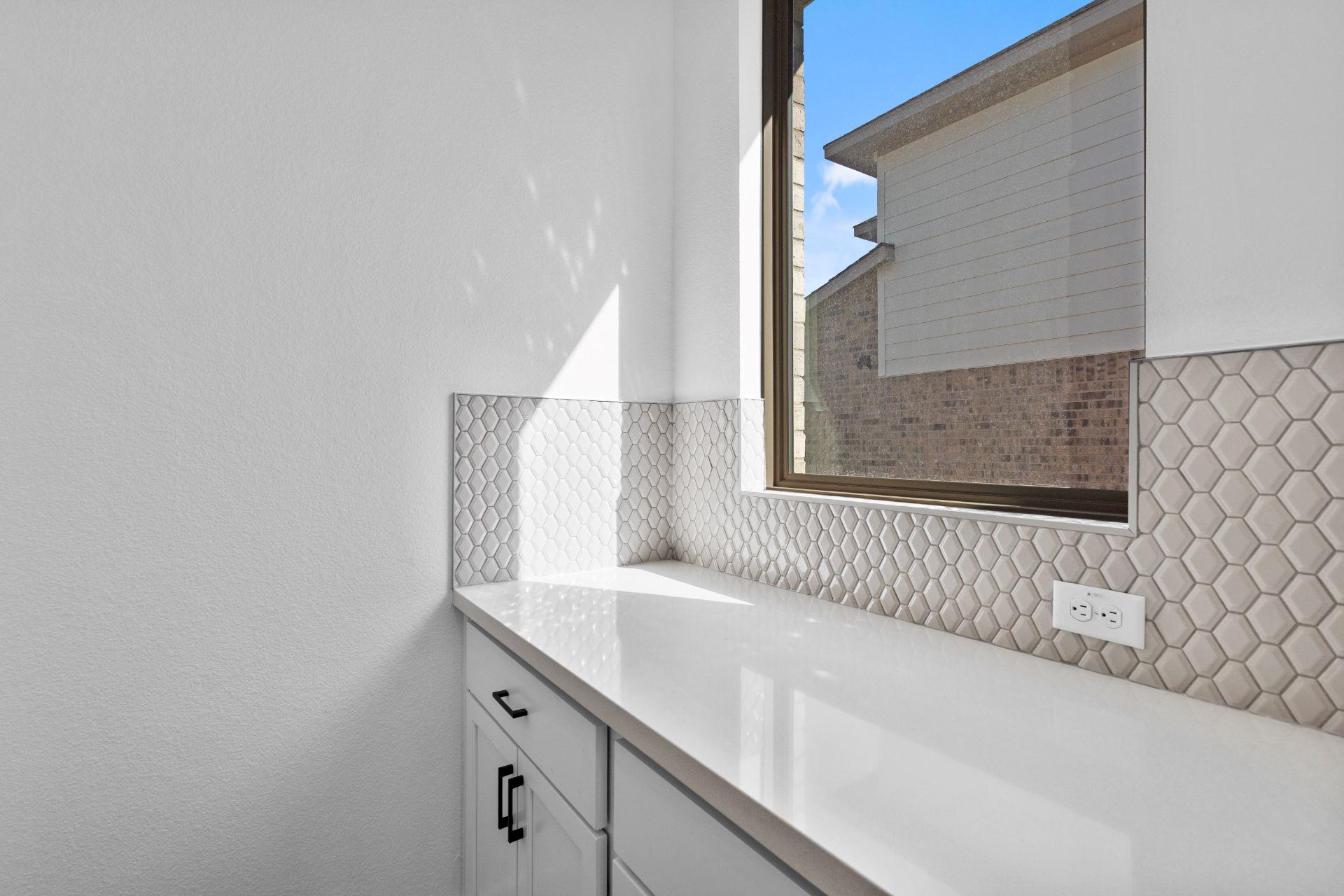 105 Gibbs Dr, Liberty Hill, TX 78642