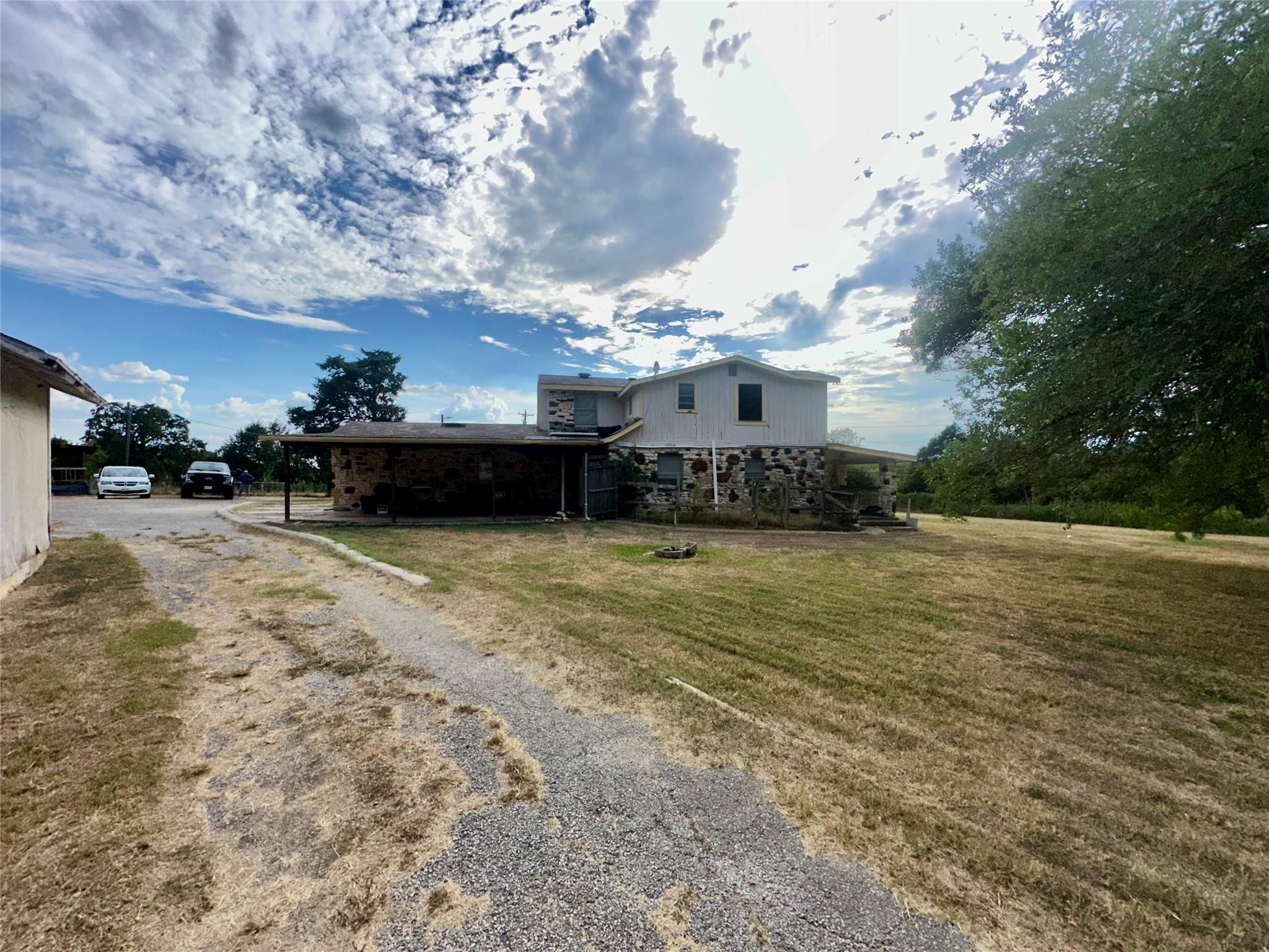 109 Wayside Dr, Elgin, TX 78621