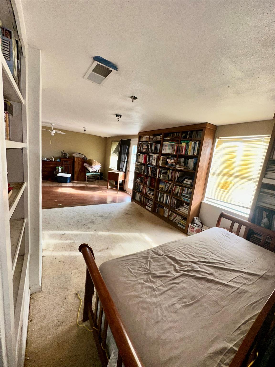 109 Wayside Dr, Elgin, TX 78621